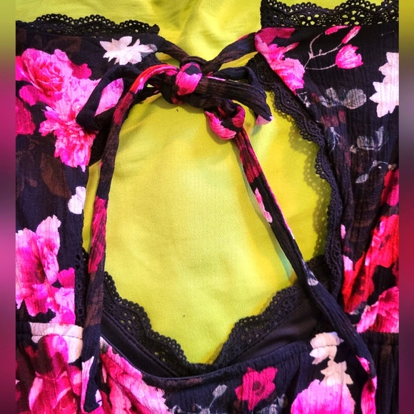 Torrid floral lined tie back shark bite hem sundress size 0X - Picture 4 of 6